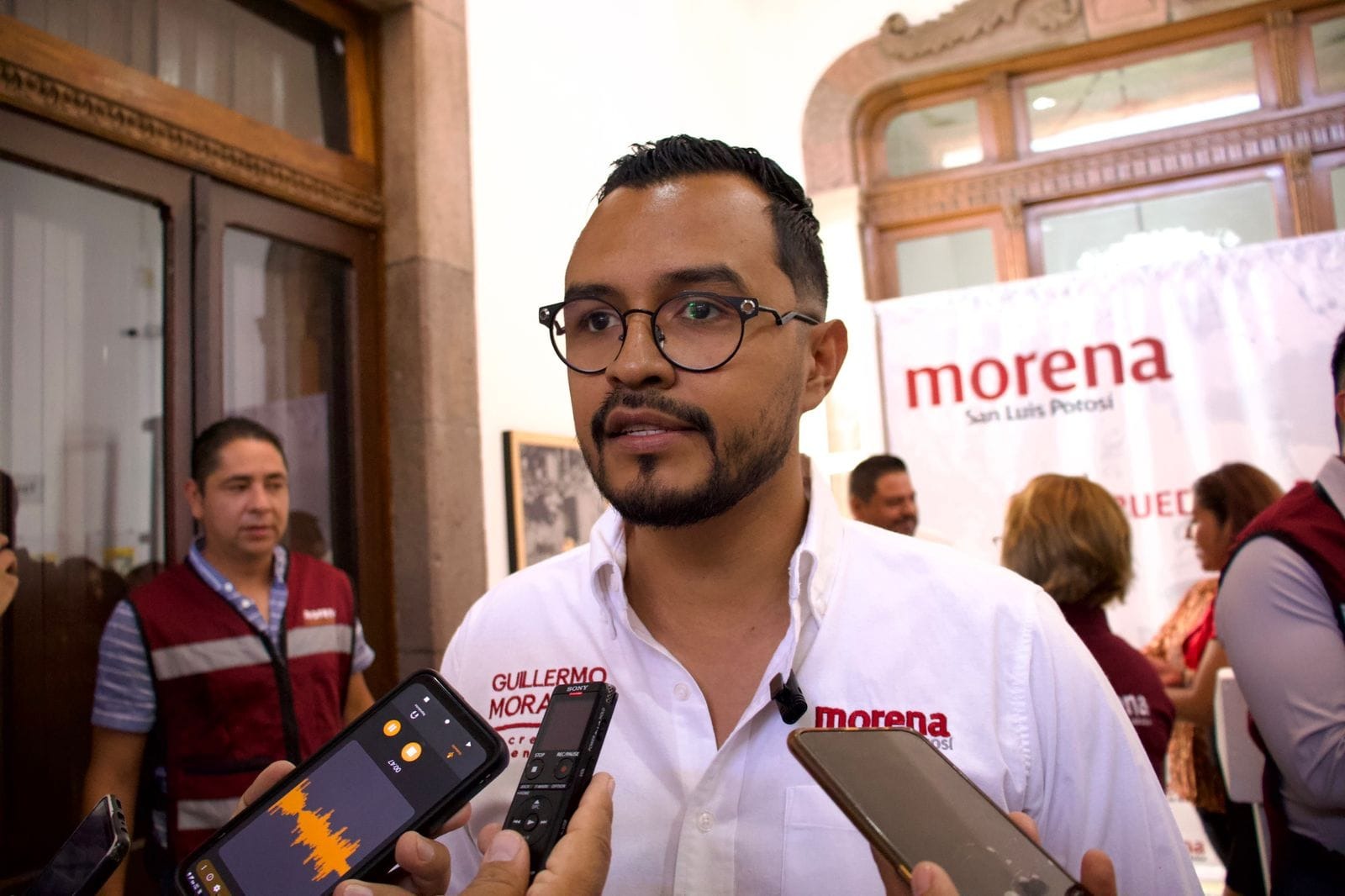 Guillermo Morales confirma salida de Bienestar; niega destitución.